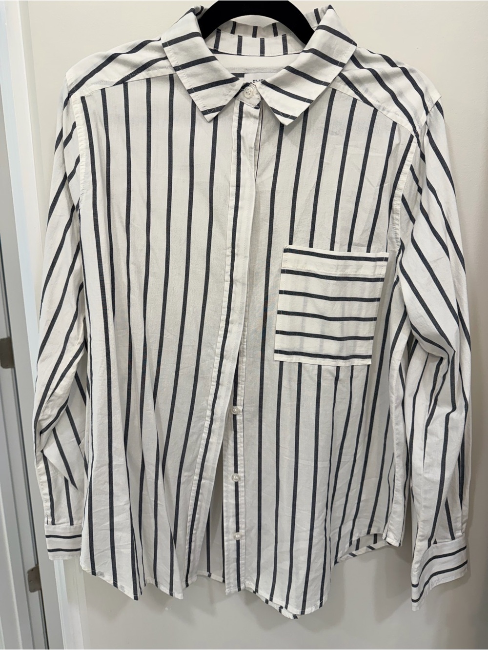 Evereve White Button-Down Shirt with Black Vertical Stripes